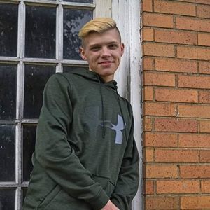 Meet your Posher, Ethan